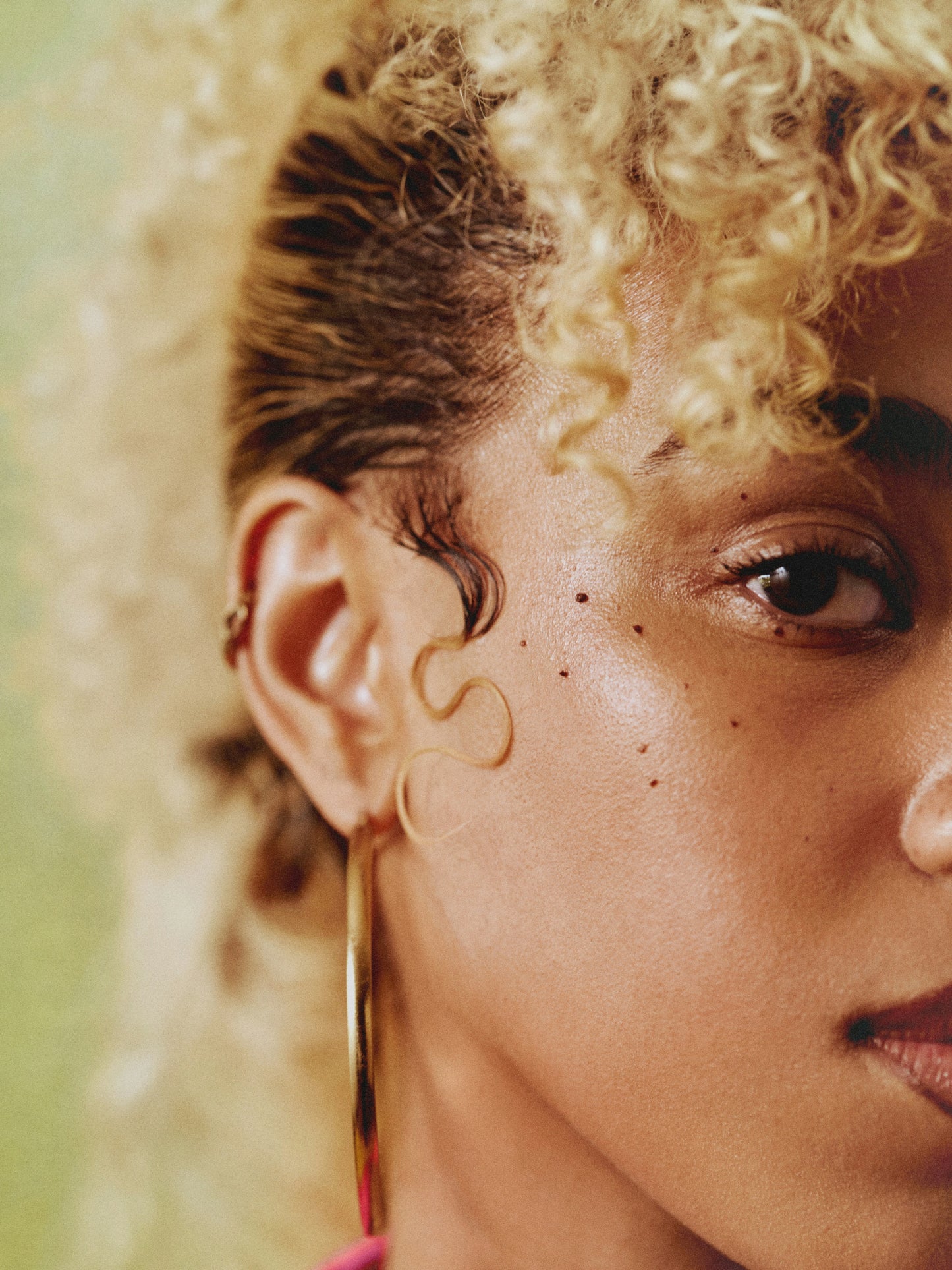 Embracing Natural Haircare in 2025: Your Guide to Healthy, Radiant Hair